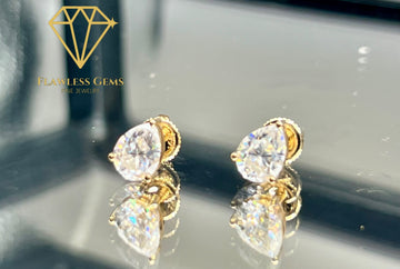 14k Gold Pear Shaped VVS Stud Earrings